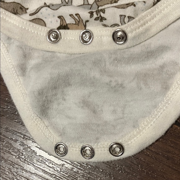 Rabbit + Bear Safari Print Onesie and Beige Shorts Set - Picture 4 of 6